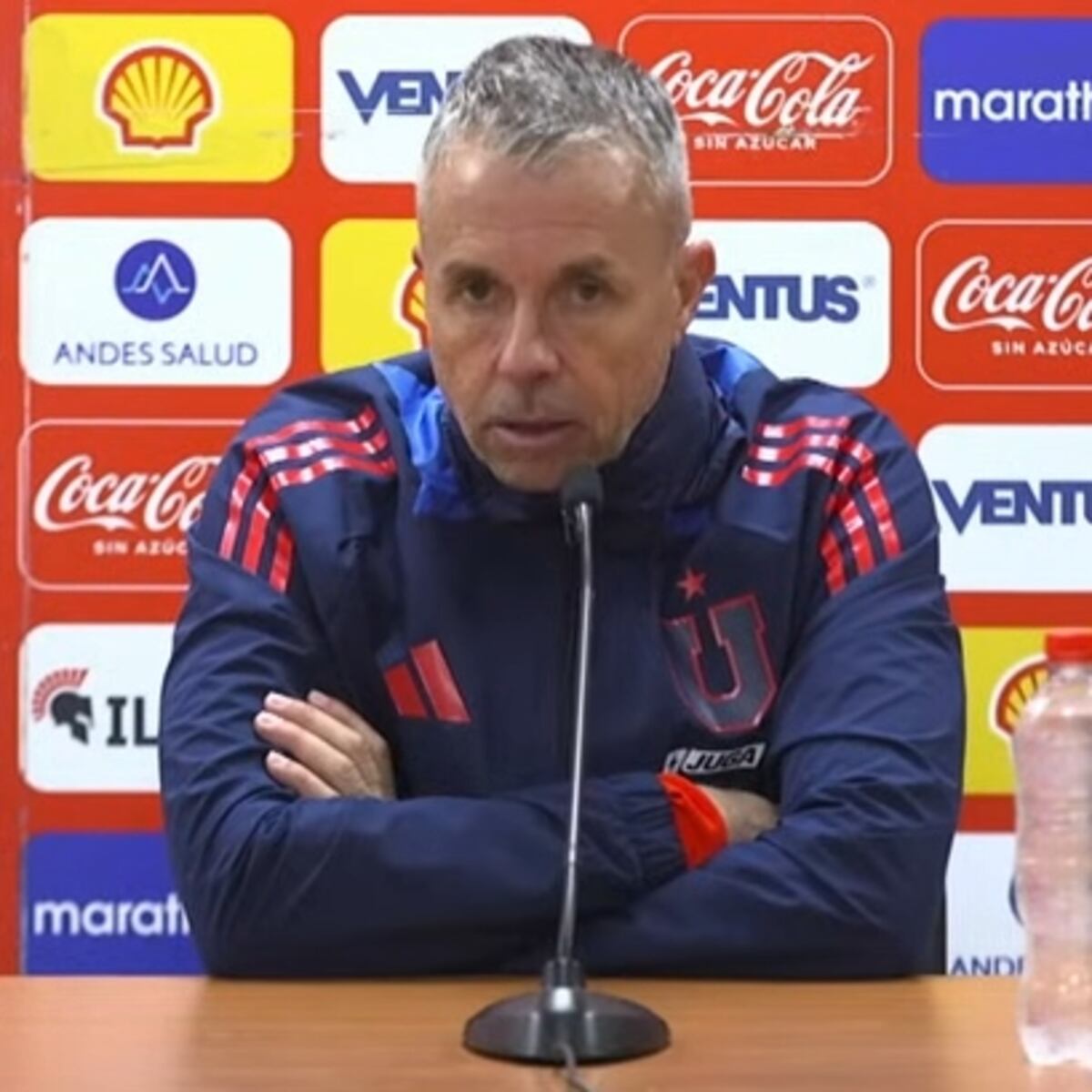 Gustavo Álvarez sincera su posición ante la posibilidad de dejar la banca de la U para asumir en la Roja Gustavo Álvarez sincera su posición ante la posibilidad de dejar la banca de la U para asumir en la Roja