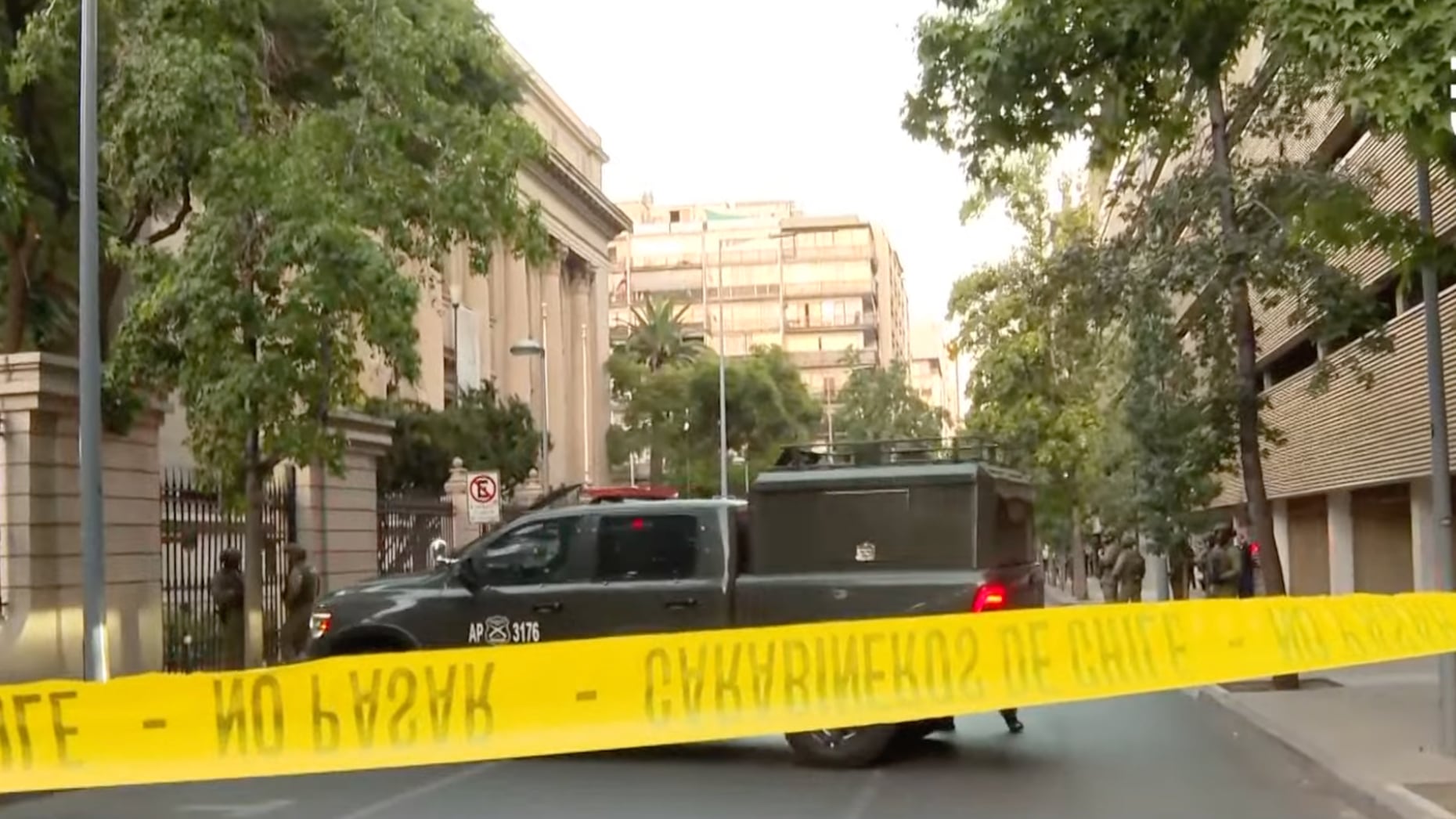 Balón de helio en Biblioteca Nacional