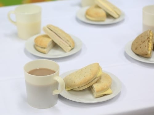 Intoxicación masiva en liceo de Coronel: cerca de 80 estudiantes afectados por desayuno escolar