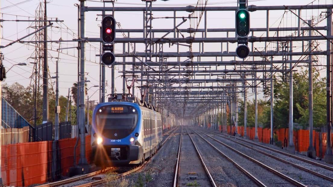 Hallan cadáver en vías del tren Alameda–Nos: habría sido atropellado por maquinista en la madrugada