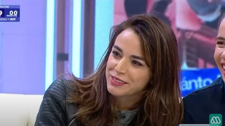 La actriz protagonizó un jocoso momento este lunes en el matinal "Mucho Gusto" al hablar de algunas características que tendrá el personaje que interpretará en la teleserie "Generación 98'", cuyo estreno será esta noche.