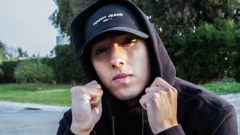 “Tuve que salir persiguiendo a un cu...”: Pailita impidió el robo del celular de una fanática en concierto en La Calera