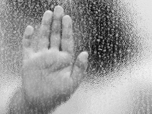 Impacto en Bogotá: sujeto filmaba abusos contra sus hijas con celulares que él mismo robaba