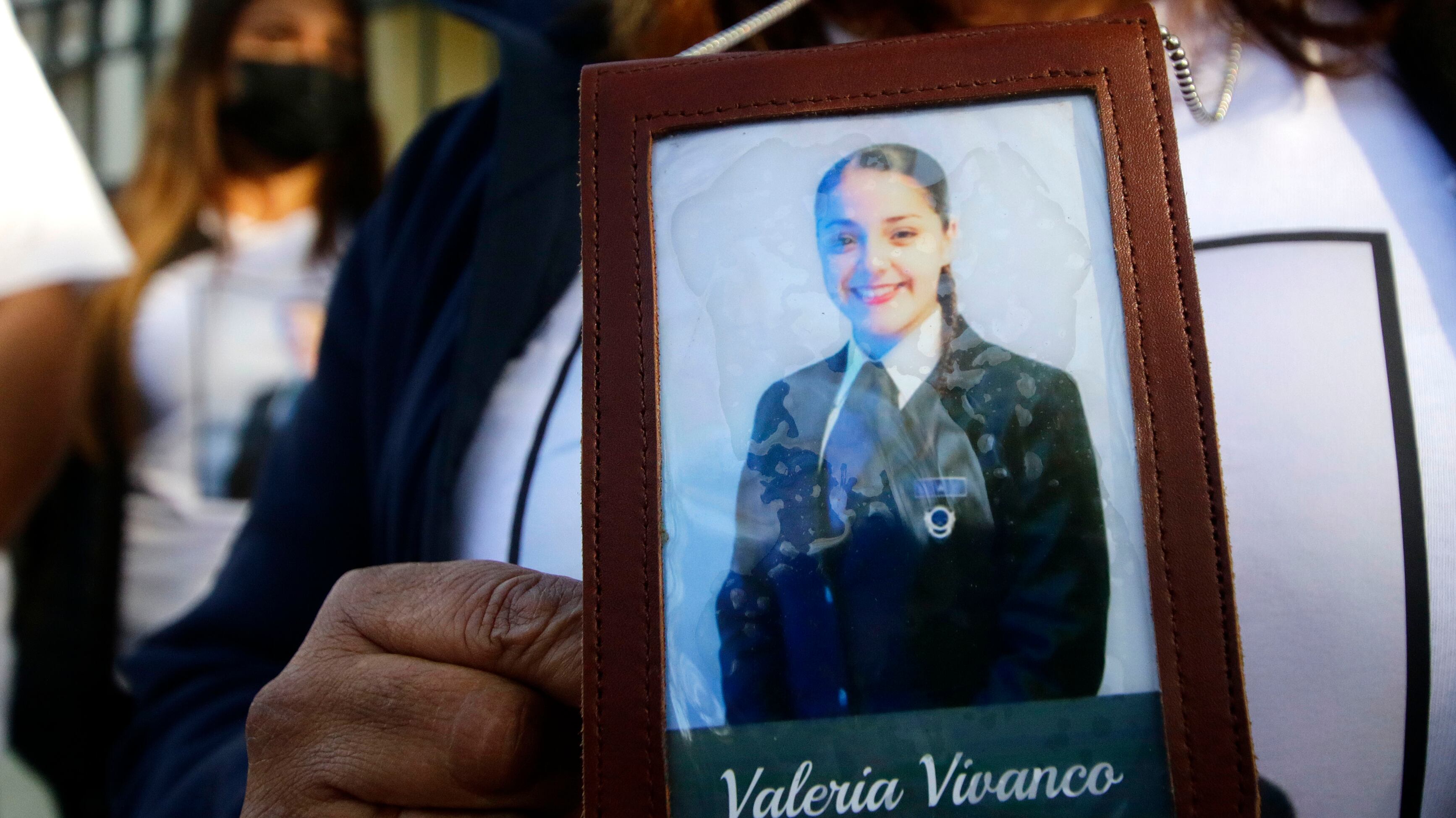 El 12° juzgado de Garantía de Santiago mantuvo este jueves la cautelar de prisión preventiva en contra del detective imputado por disparar en contra de la subinspectora Valeria Vivanco.