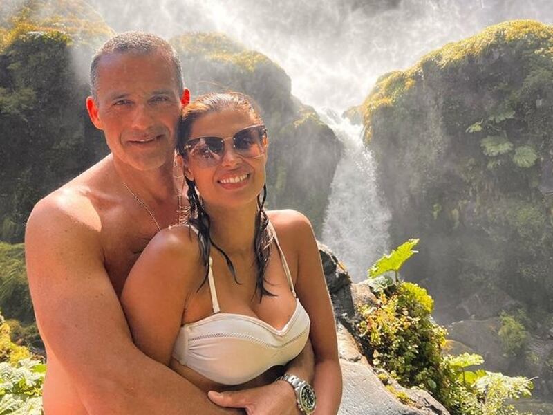 La pareja, junto a su hijo, vacacionan por estos días en la ciudad de Pucón.
