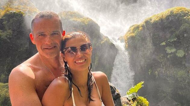 La pareja, junto a su hijo, vacacionan por estos días en la ciudad de Pucón.