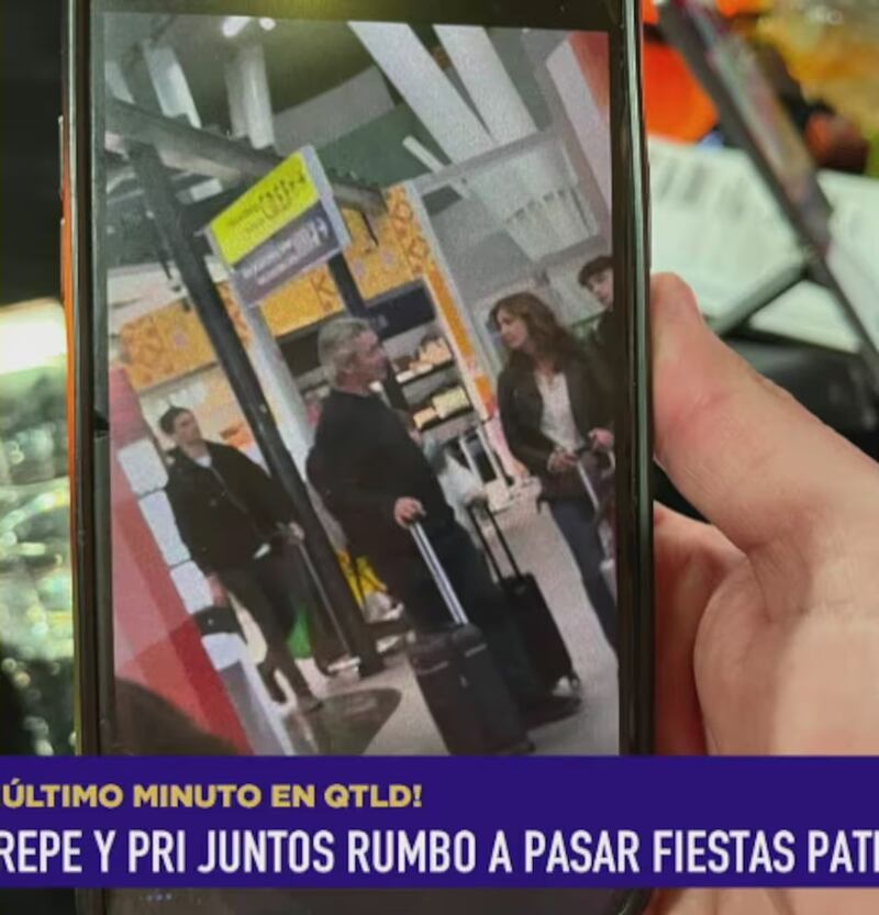 Priscilla Vargas y José Luis Repenning avivan aún más los rumores de romance después de ser captados juntos en el aeropuerto, a horas del comienzo de las Fiestas Patrias chilenas.
Los informantes fueron los panelistas de “Que te lo digo”, quienes recibieron la fotografía reveladora de una persona que presenció el hecho.