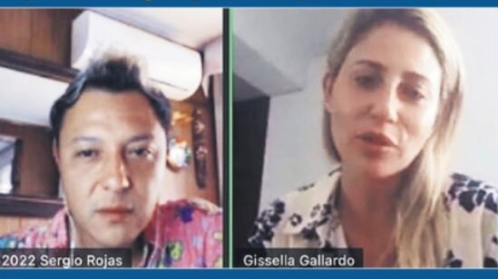 El quiebre de Gisella Gallardo y Mauricio Pinilla se transformó en uno de los temas más comentados en el último año. Especialmente por el episodio que protagonizó la periodista contra el auto de «Pinigol».
«Se baja del vehículo, llave en mano, comienza a rayar todo el vehículo por el costado (…) En el capot del vehículo le escribe puto. Luego, se aproxima a un neumático e intenta pincharlo, al no lograrlo, empieza a desinflarlo”, relató Sergio Rojas.
Tan solo eso bastó para desatar la polémica a nivel país. Pero como era de esperarse, esto no quedó ahí. Días más tarde la propia afectada decidió demandar al comunicador por injurias y calumnias. El caso fue llevado hasta la justicia y finalmente Sergio Rojas tuvo que pedir disculpas por lo relatado en el programa extinto Me Late.
Las disculpas de Sergio Rojas
El periodista reconoció tener versiones inexactas sobre el rayado del vehículo, de que Gisella Gallardo implementó un GPS en las zapatillas de Pinilla y ciertas carretes desenfrenados del ex jugador.
«Mis pruebas periodisticas fueron inexactas según la aludida. En ese sentido comprendo el menoscabo que pudo haber sufrido doña Gisella Gallardo», explicó. Sus disculpas deberá publicarlas en sus redes sociales y en el programa que realiza por Instagram.
«Nunca digo que no fueron verdad, sino que las versiones que recogí fueron inexactas. Ella (Gisella) no entró en detalles sobre lo que fue inexacto (…) Lamento que otras personas se puedan sentir mal con mis palabras», cerró en conversación con Las Últimas Noticias.