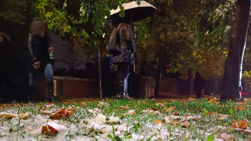 Meteorólogos alertan de nevadas en Semana Santa en la RM “debido a las características del sistema frontal frío” que llegará en los próximos días a la capital