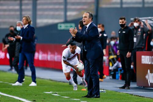 Técnico Lasarte confía en la recuperación de la “Roja”: “Tras una derrota puede venir una gran victoria”