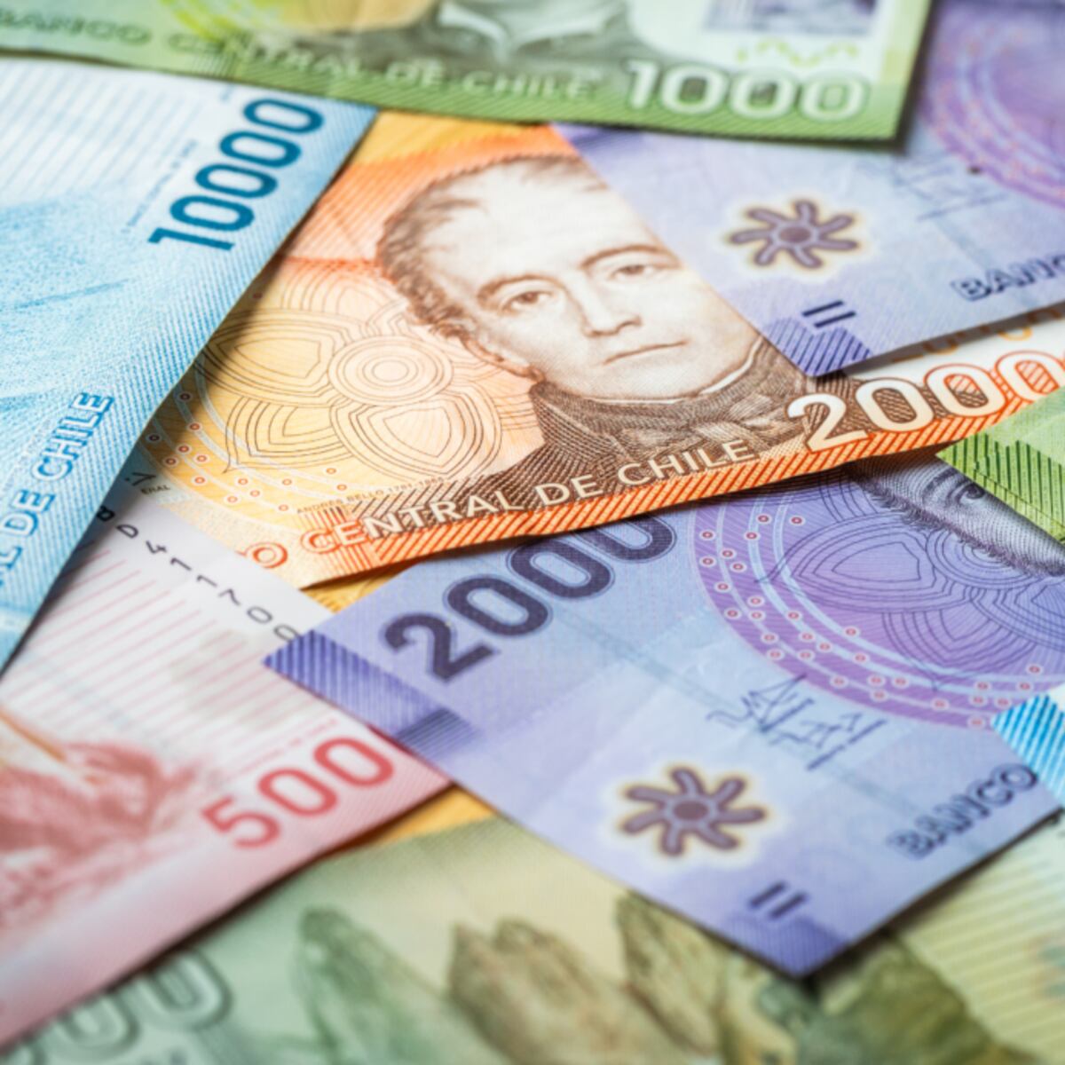 ¡Orden de detención por derroche de fondos escolares! ¡Orden de detención por derroche de fondos escolares!