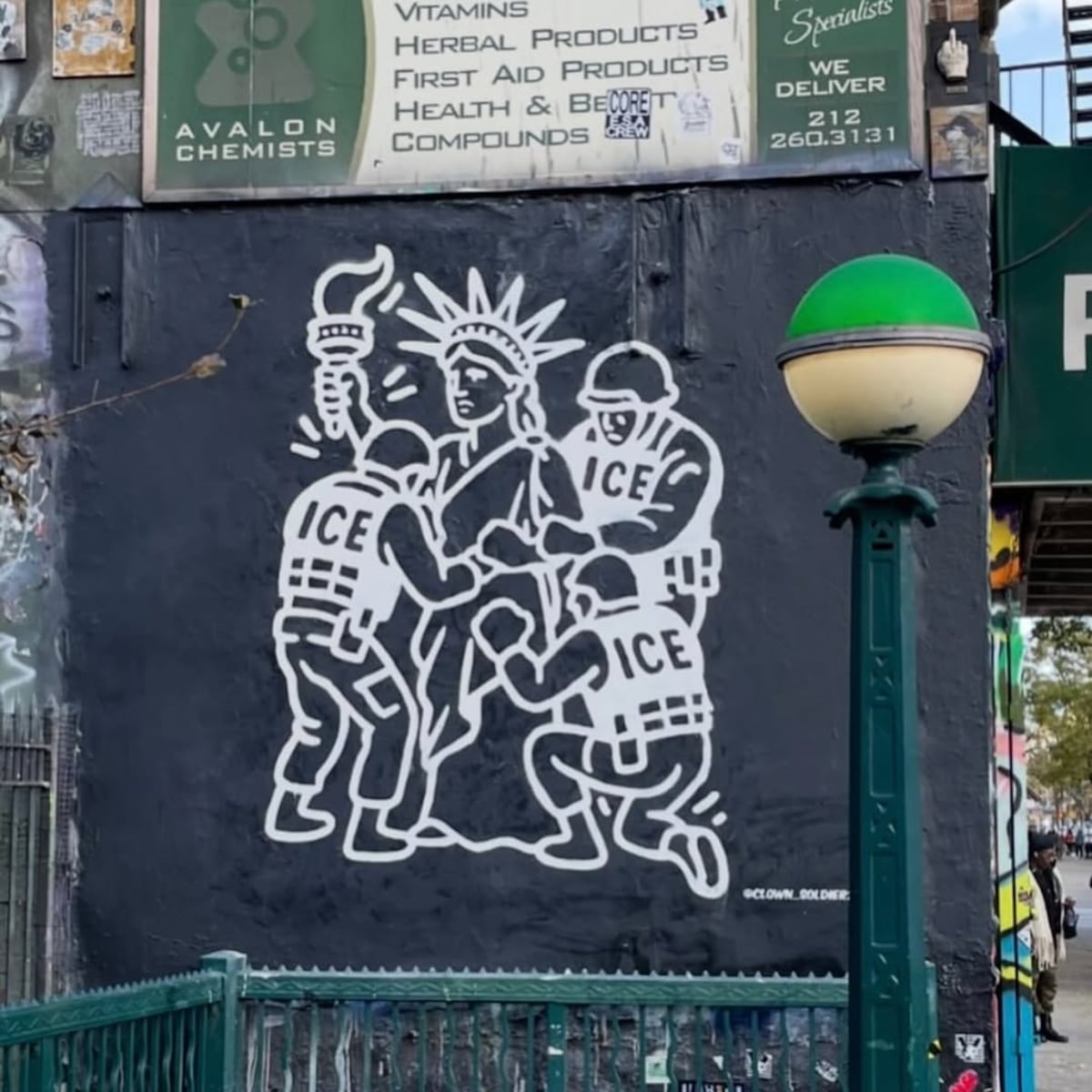 Mural 'Ataque a la libertad' sacude Nueva York Mural 'Ataque a la libertad' sacude Nueva York