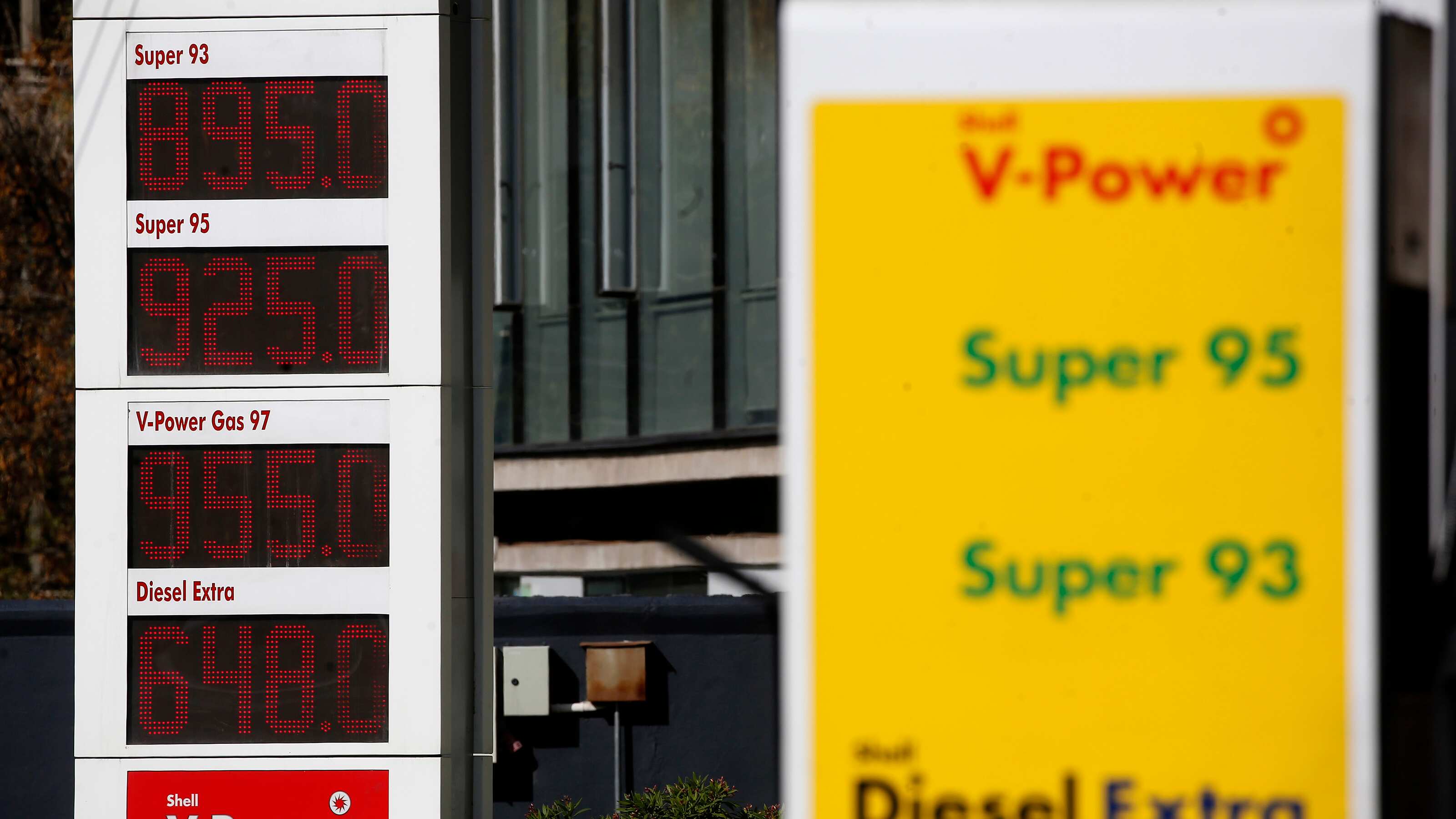 El precio de las bencinas caerá.