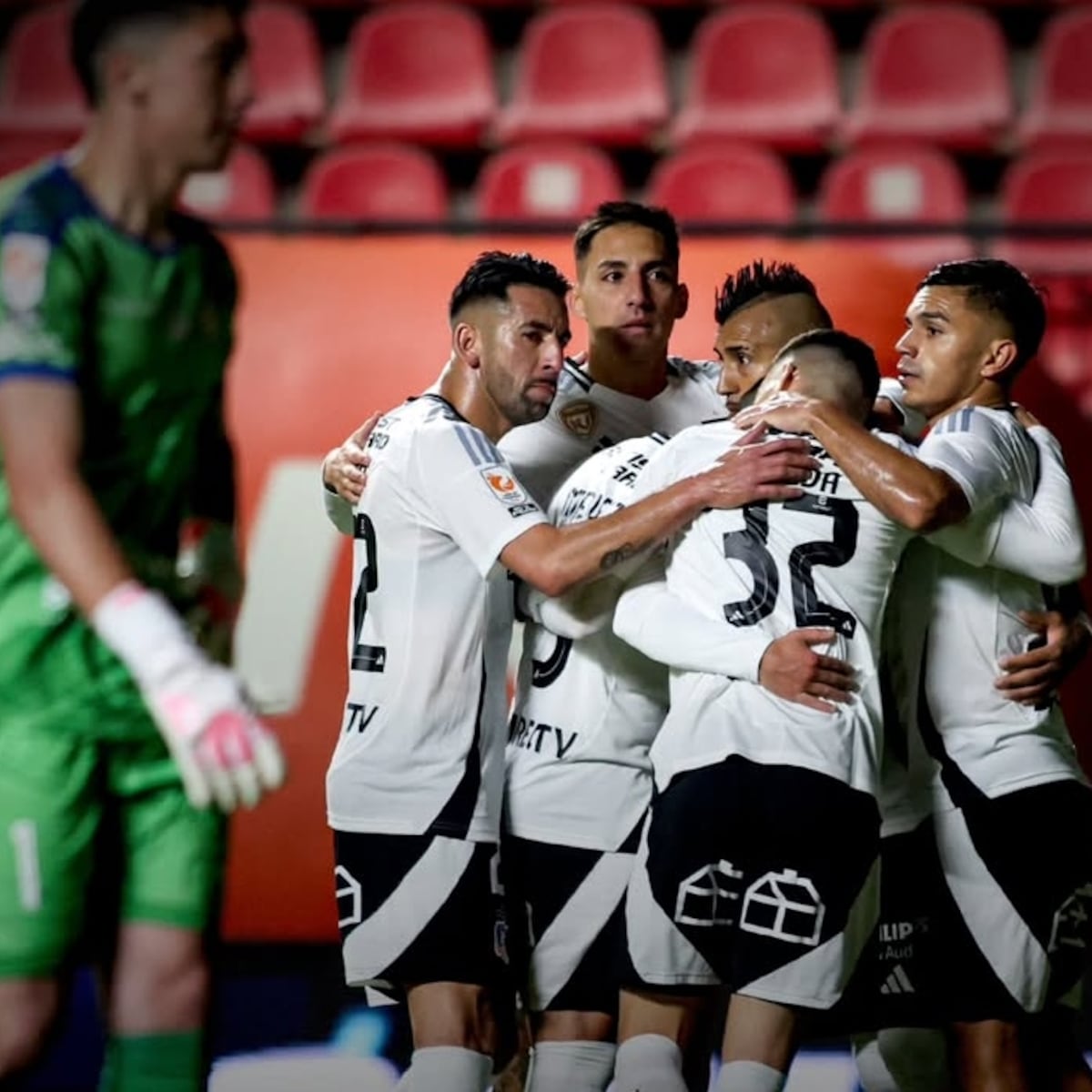Conflictos internos en Colo Colo durante su Centenario Conflictos internos en Colo Colo durante su Centenario