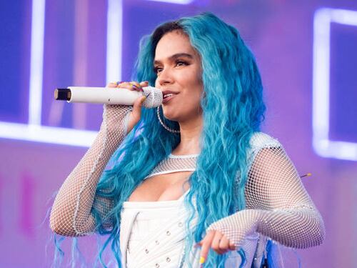 Karol G apareció en el estadio en Miami para un ensayo en la final de la Copa América