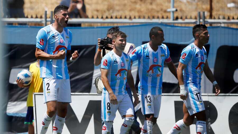 Magallanes, líder de la B