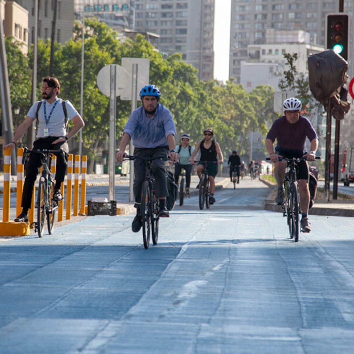 Minvu suspends funding for the bike lane on Nueva Alameda.