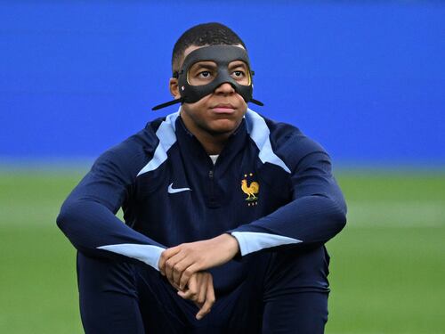 Kylian Mbappé regresa con doblete a la Selección de Francia