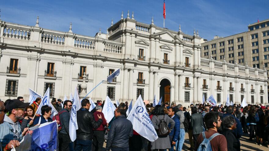 Colegio de Profesores protestando
