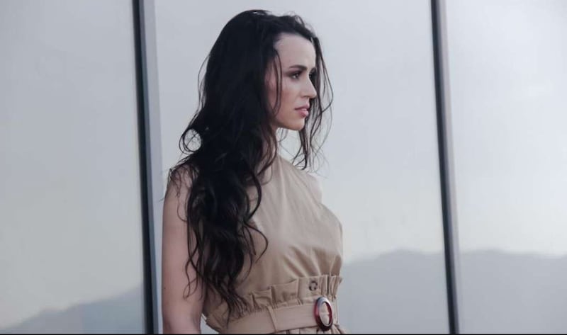 Modelo e influencer brasileña y su hija son halladas sin vida