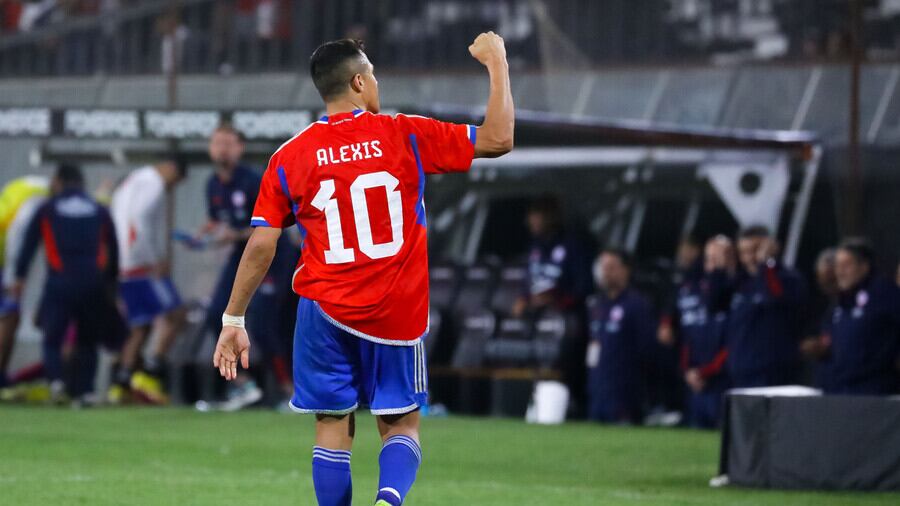 Alexis Sánchez con la "10" de la Roja