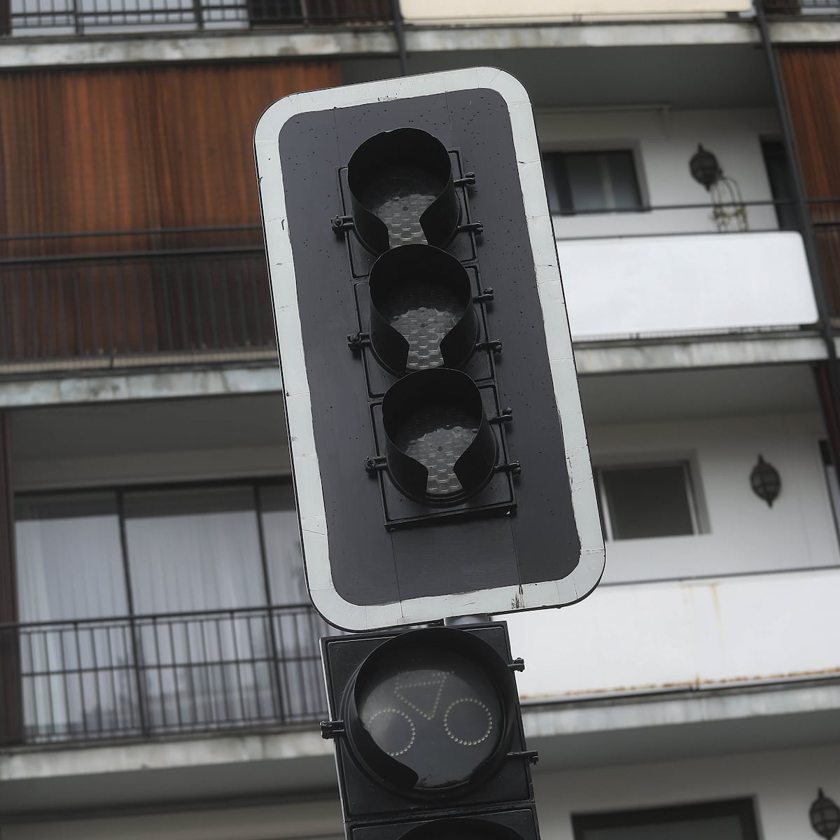 Corte de luz en comunas RM: Enel prevé reponer servicio a las 14:00 Corte de luz en comunas RM: Enel prevé reponer servicio a las 14:00