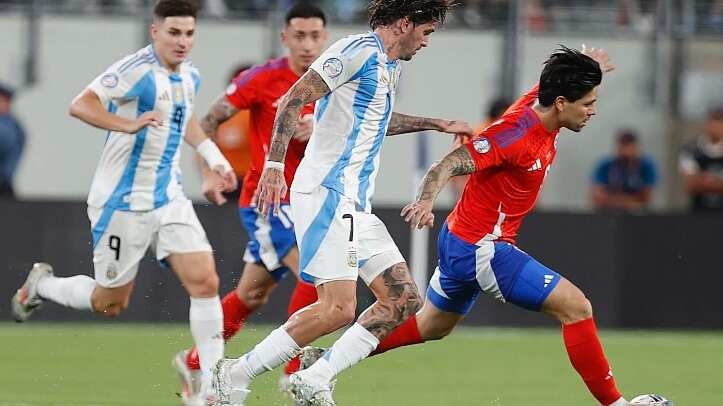 Chilenos y argentinos se enfrentarán desde las 20:00 horas en el estadio Monumental de Buenos Aires.