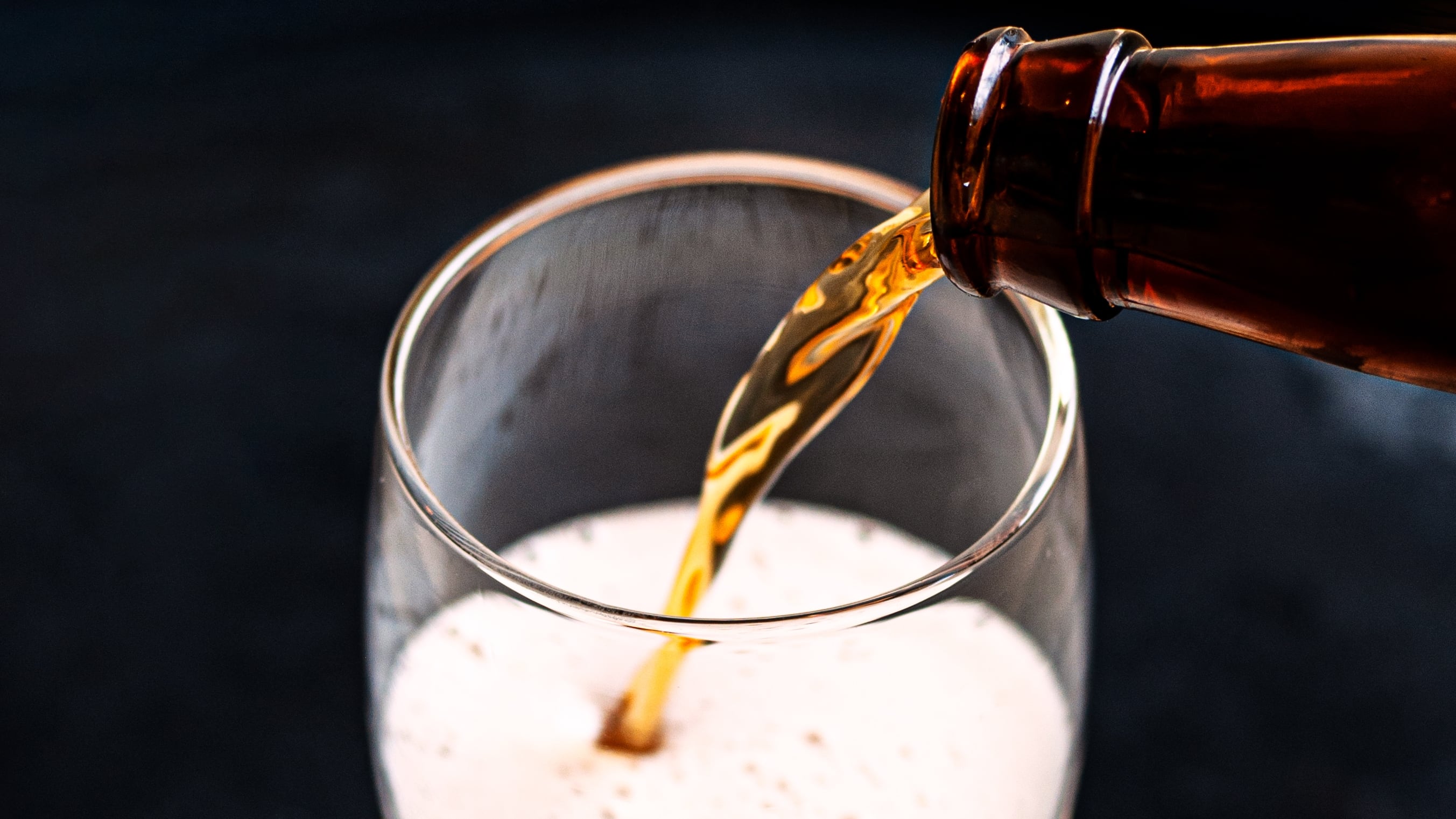 Una cerveza tipo bock y el pan más emblemático de México se encuentran en un equilibrio de sabores tostados y especiados