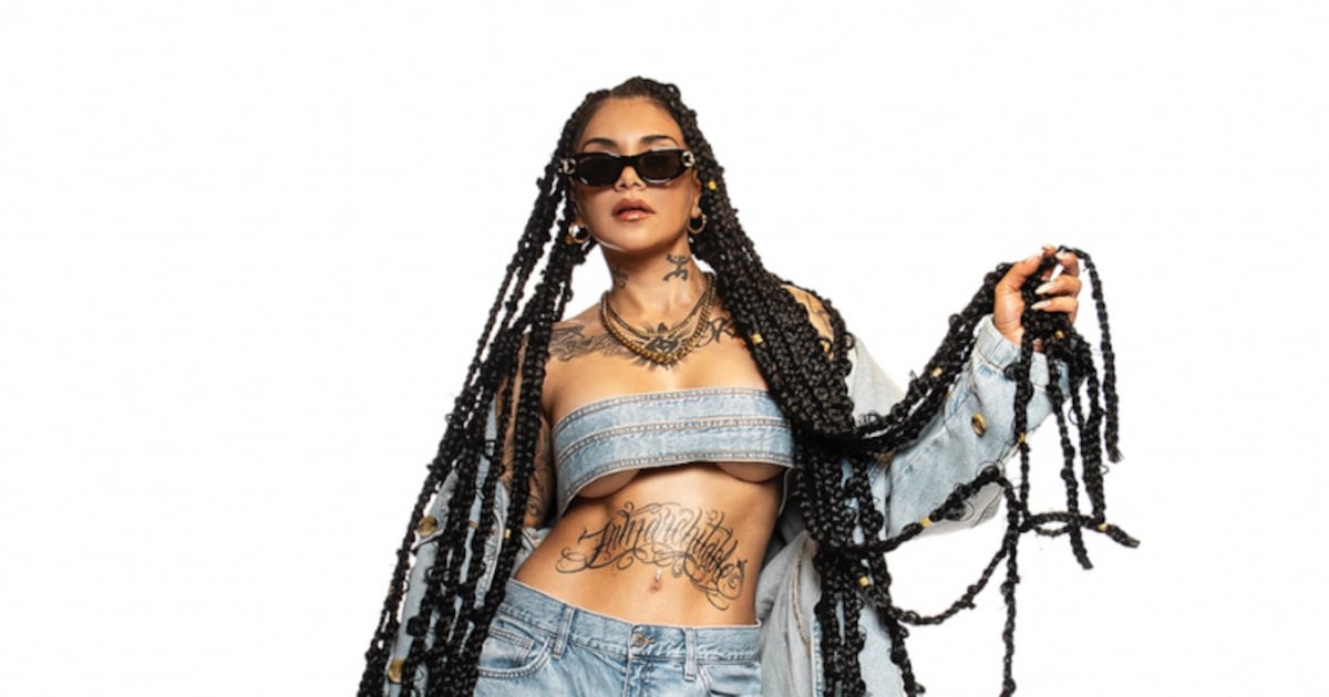 Cantante nacional Flor de Rap fue detenida tras estar a bordo de un vehículo con encargo vigente por robo