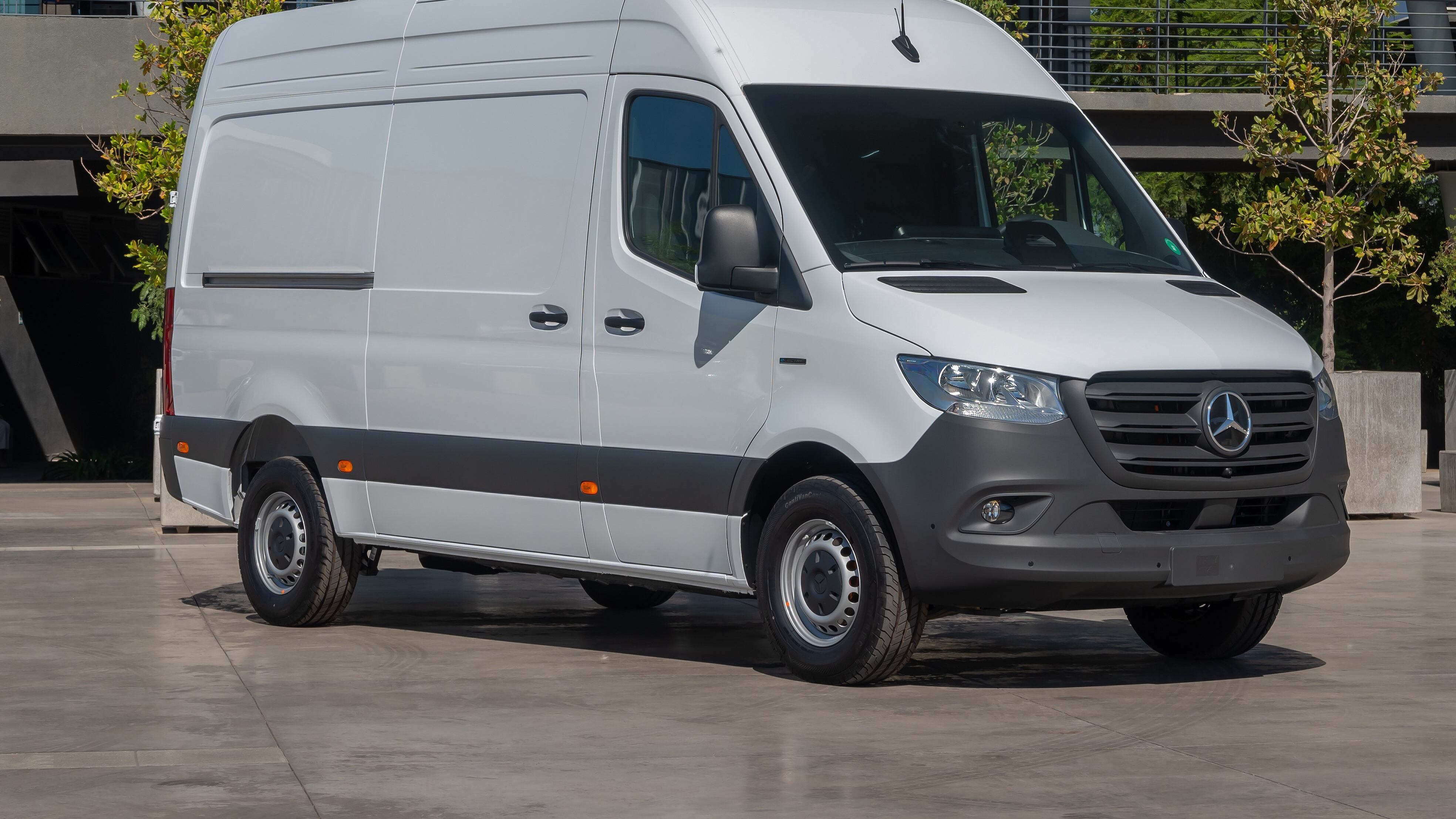 Mercedes-Benz apuesta fuerte por la electromovilidad en Chile