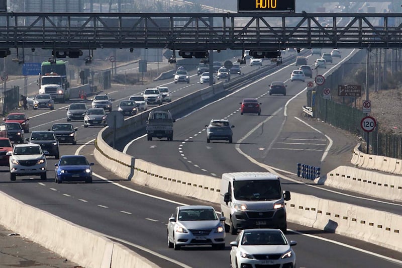 Gobierno revela las cuatro autopistas con las que negocia una rebaja del TAG
