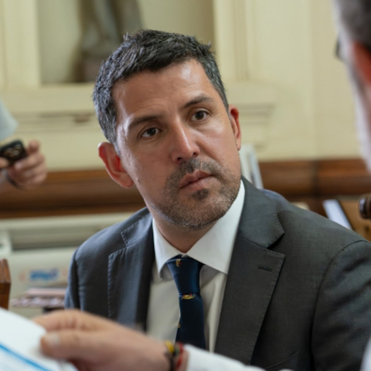 Alcalde de La Florida inicia sumario a funcionarios por adhesión a paro Alcalde de La Florida inicia sumario a funcionarios por adhesión a paro