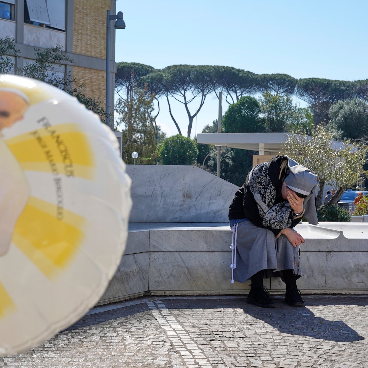 Vaticano sigue alerta por salud de Papa Francisco Vaticano sigue alerta por salud de Papa Francisco