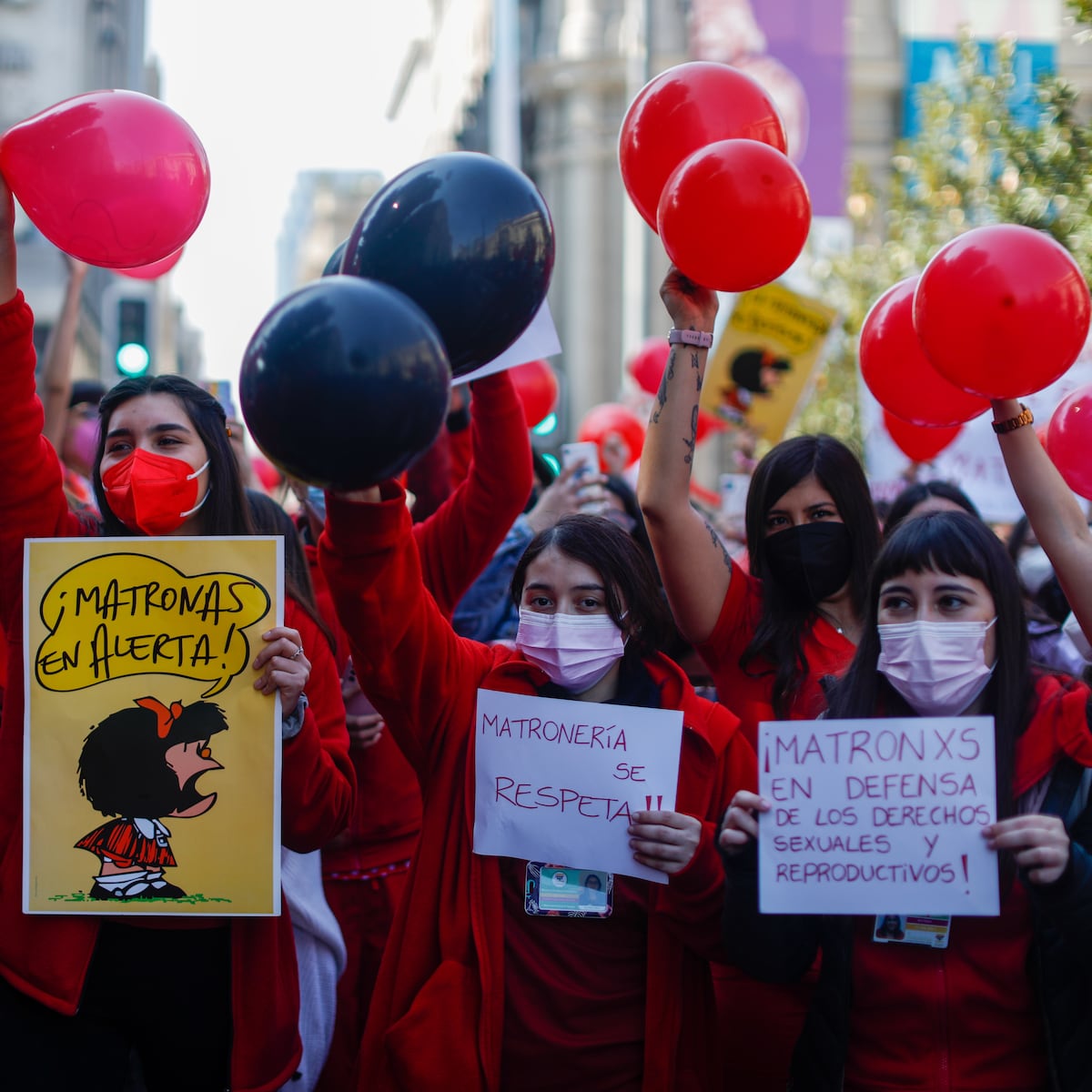 Matronas y Matrones anuncian movilización por amenaza laboral Matronas y Matrones anuncian movilización por amenaza laboral