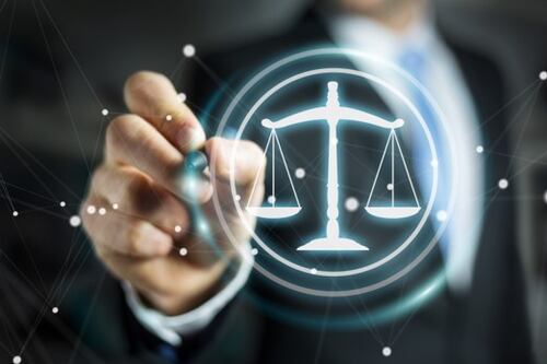 Lanzan en Chile plataforma de IA gratuita que permite resolver temas legales en minutos