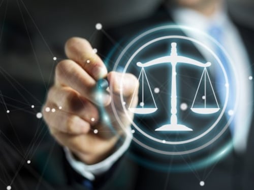 Lanzan en Chile plataforma de IA gratuita que permite resolver temas legales en minutos