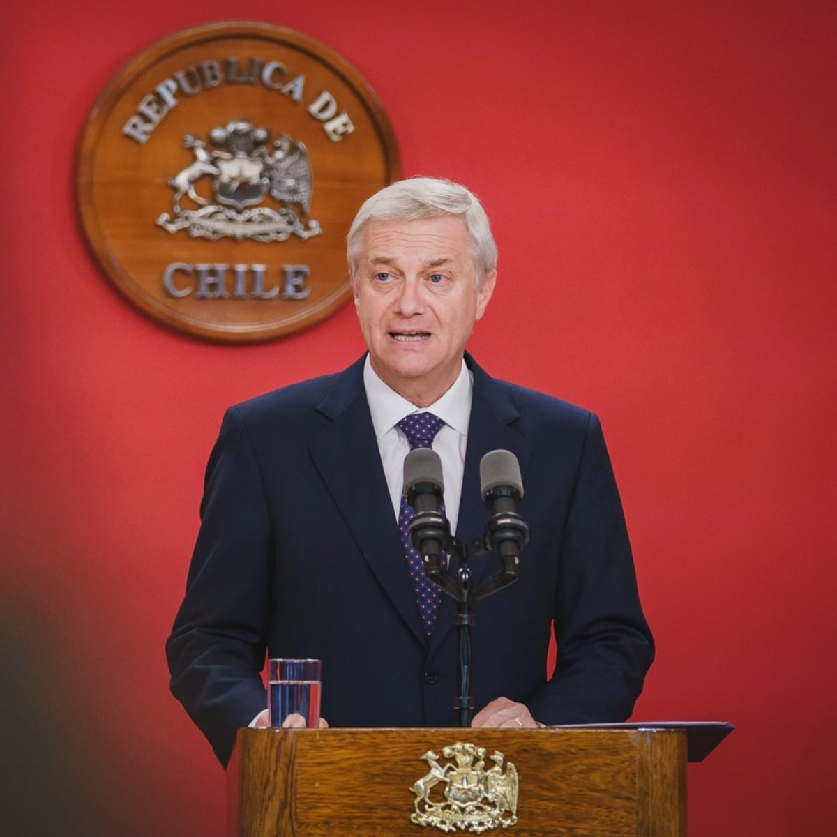 Denuncian reunión de José Antonio Kast en La Moneda Denuncian reunión de José Antonio Kast en La Moneda