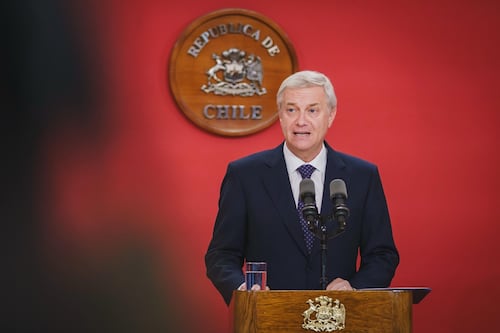 “Cooperemos con las autoridades dando soluciones reales”: Presidente Kast pide dejar atrás el debate por el “Estado en quiebra”