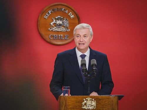 Denuncian ante Contraloría reunión de José Antonio Kast con excompañeros en La Moneda