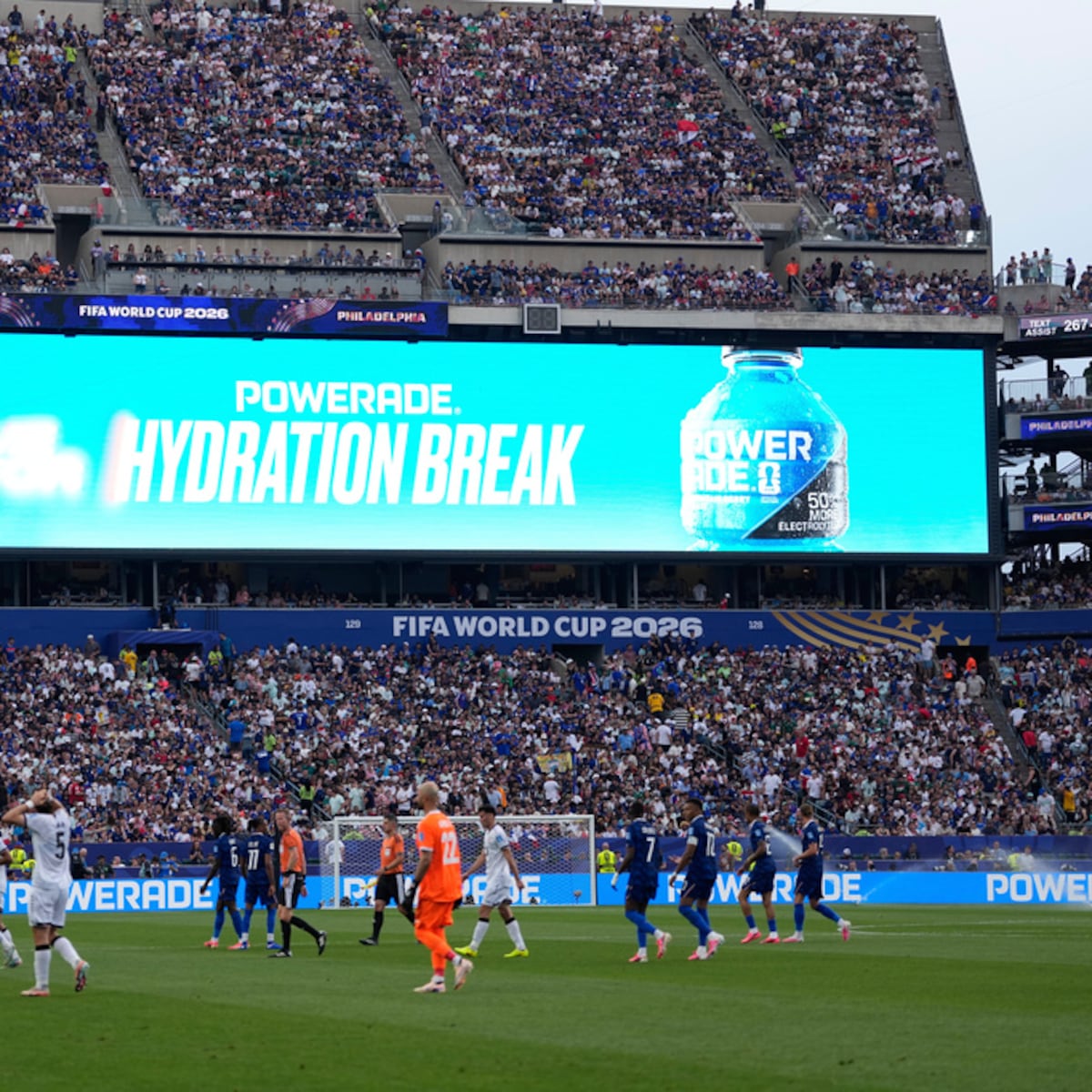 FIFA evaluará pausas de hidratación en Mundiales futuros FIFA evaluará pausas de hidratación en Mundiales futuros