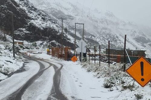 ¿Nieve en Santiago este martes? Estas son las comunas donde nevaría según los meteorólogos Michelle Adam y Jaime Leyton