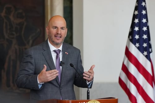 “Vamos a proteger nuestros intereses de seguridad nacional”: embajador de EEUU explicó decisión de revocar visas a ministro Muñoz y otros funcionarios