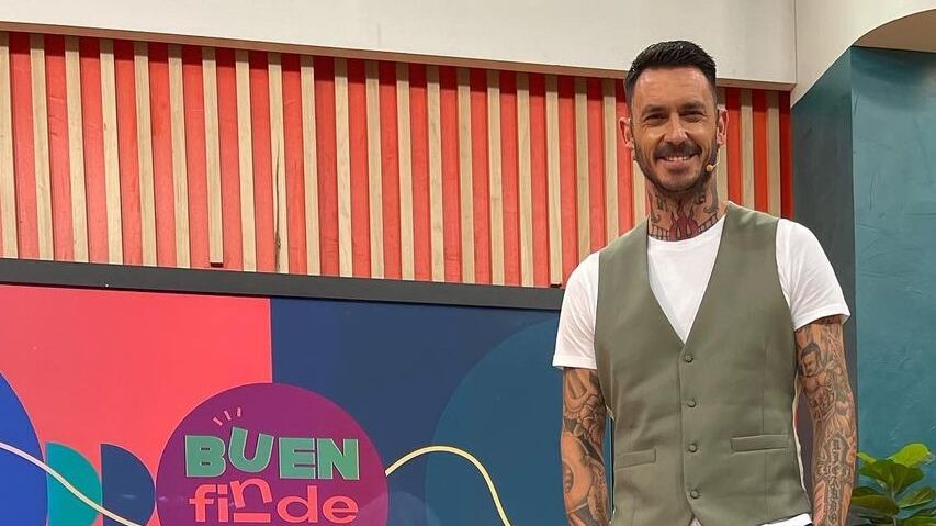 El retirado futbolista no habría renunciado a TVN, como se indicó este fin de semana.