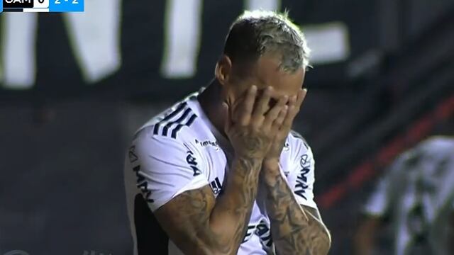 Eduardo Vargas lo pasa mal en Brasil