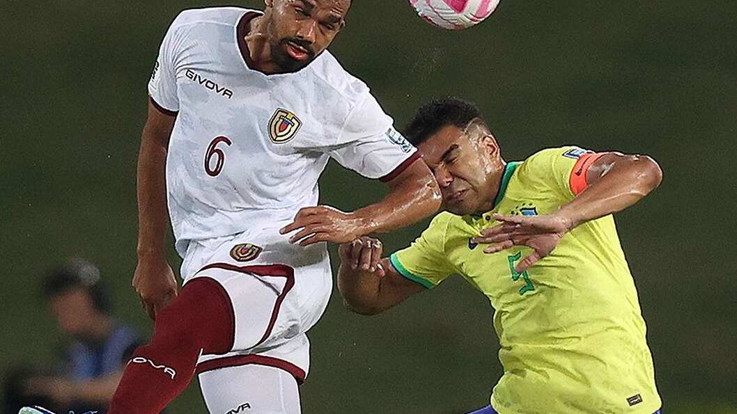 Un gol de chilena, anotado a los 85 minutos por el exdelantero de Antofagasta, Eduard Bello, le permitió a la selección venezolana rescatar un histórico punto desde Brasil.