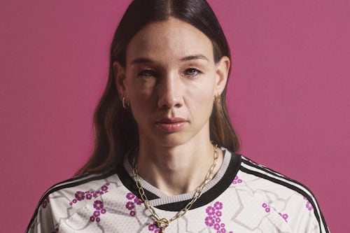 Nueva camiseta alternativa de Chile genera división entre los fans de La Roja en redes sociales