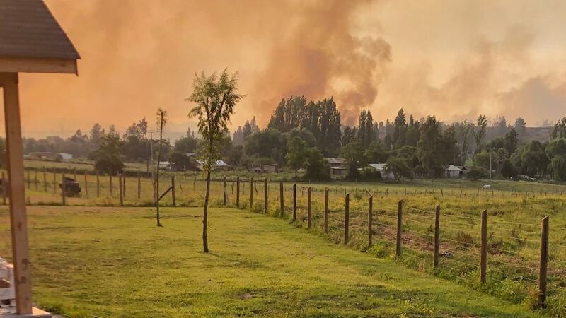Incendios en zonas rurales de Melipilla ya afectaron 40 casas