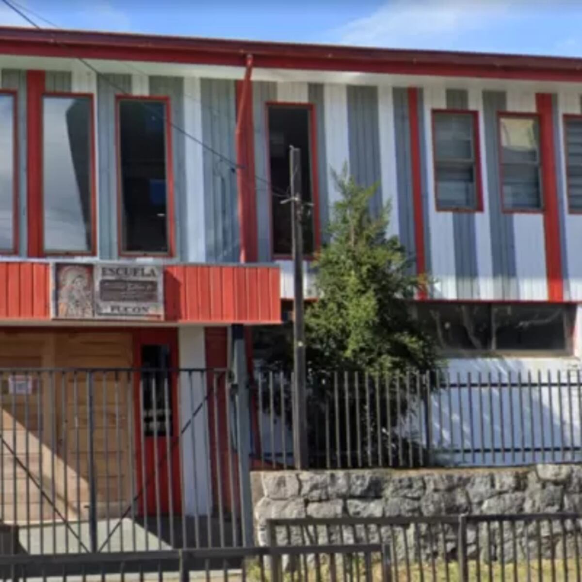 Ocho estudiantes de Pucón heridos por manipulación de soda cáustica Ocho estudiantes de Pucón heridos por manipulación de soda cáustica