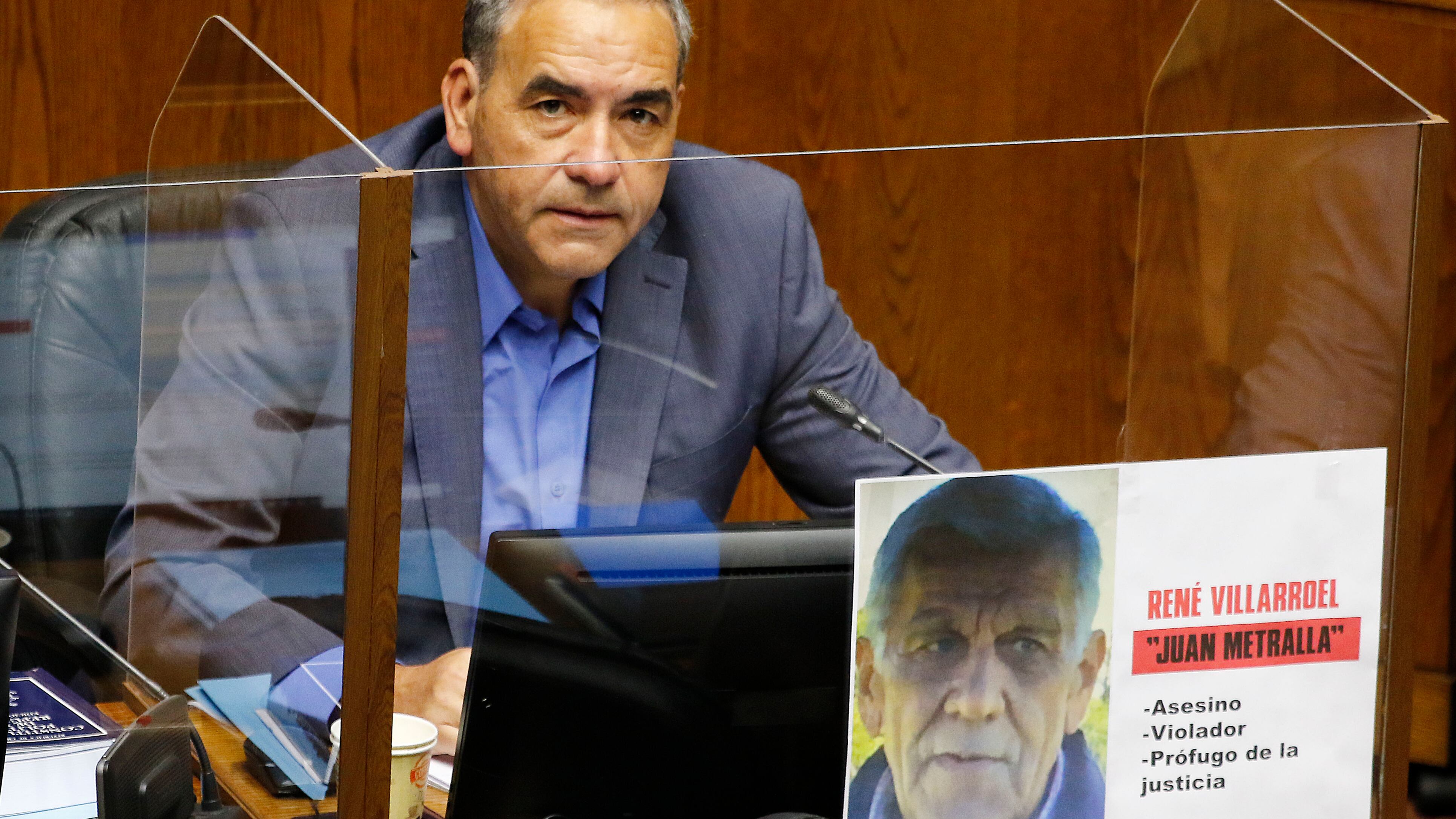 Este lunes se entregó a la Justicia "Juan Metralla", René Villarroel, condenado por el asesinato del padre del senador Fidel Espinoza.
