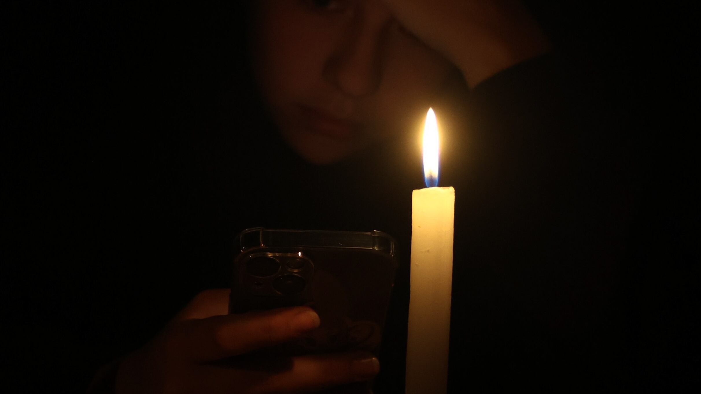 El reciente sistema frontal que cayó en el sector centro-sur del país afectó a varios hogares con masivos cortes del suministro eléctrico.